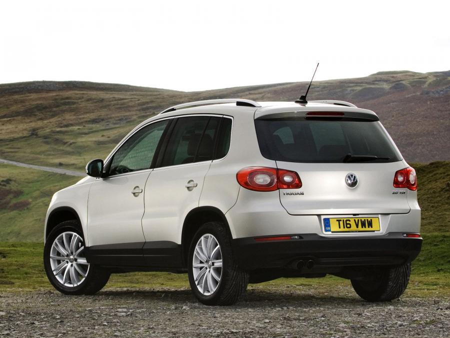  Volkswagen Tiguan 2008 года  (UK) (фото 10 из 13)